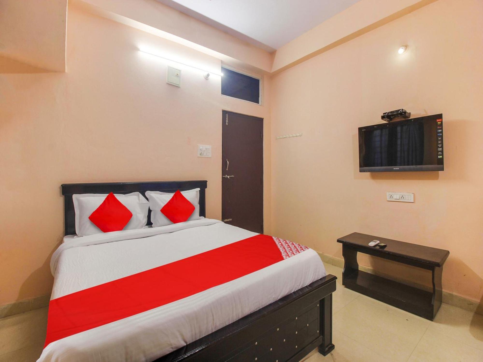 Hotel O R.J.International Pedda Ambarpet 外观 照片