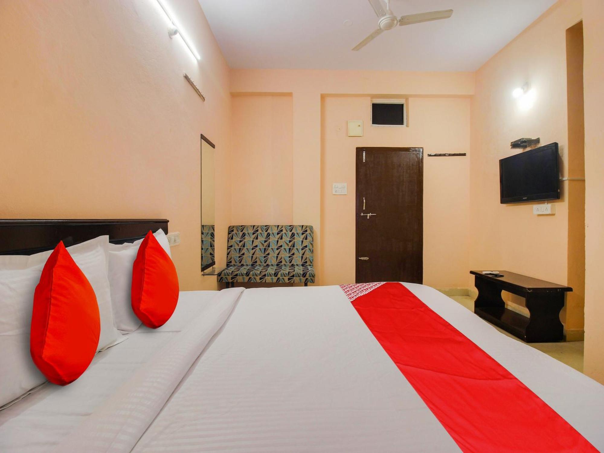 Hotel O R.J.International Pedda Ambarpet 外观 照片
