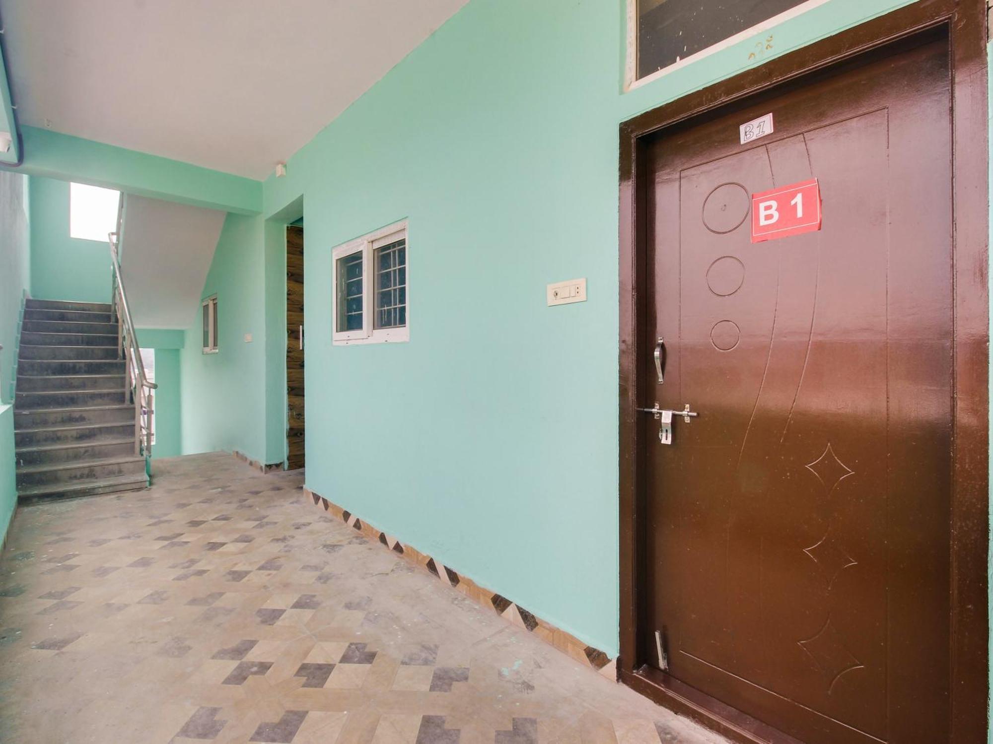 Hotel O R.J.International Pedda Ambarpet 外观 照片