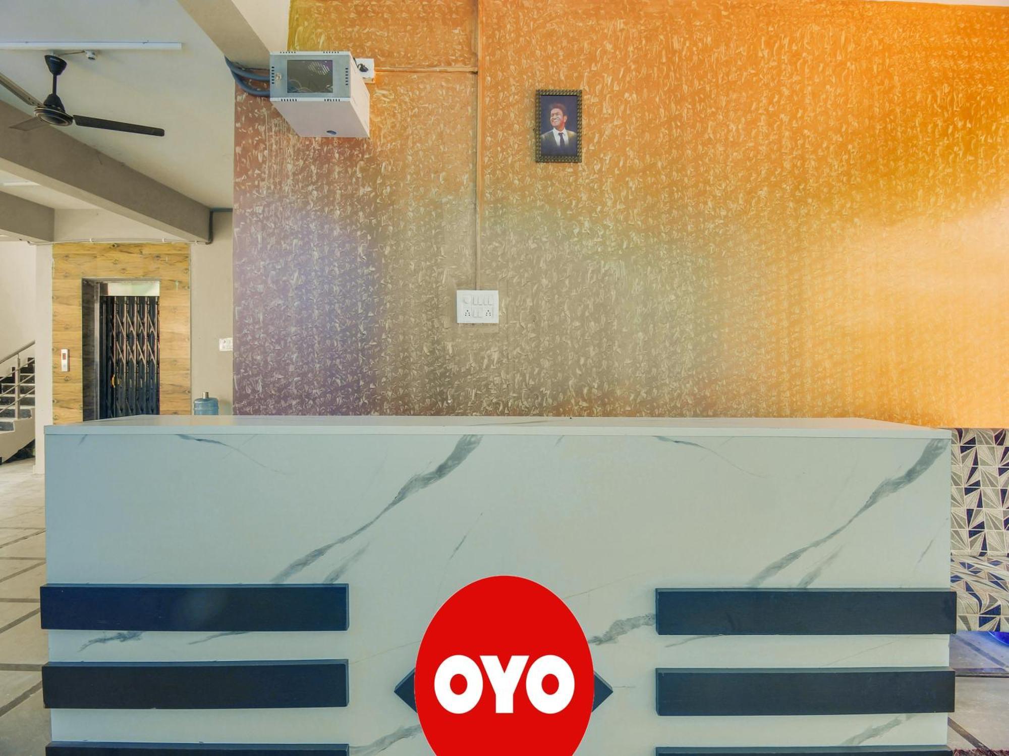 Hotel O R.J.International Pedda Ambarpet 外观 照片